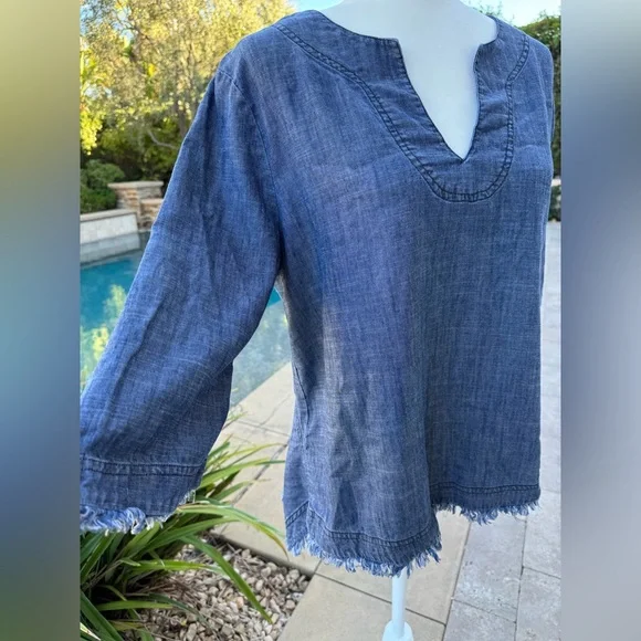 🌺Trina Turk Freyed Blue Top - Picture 2 of 8